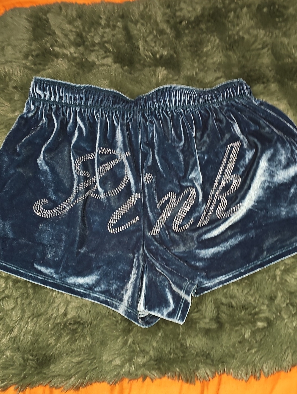 PINK Victorias Secret Womens Green Velvet Boxer Shorts!! Sz Medium, Rihnestones!